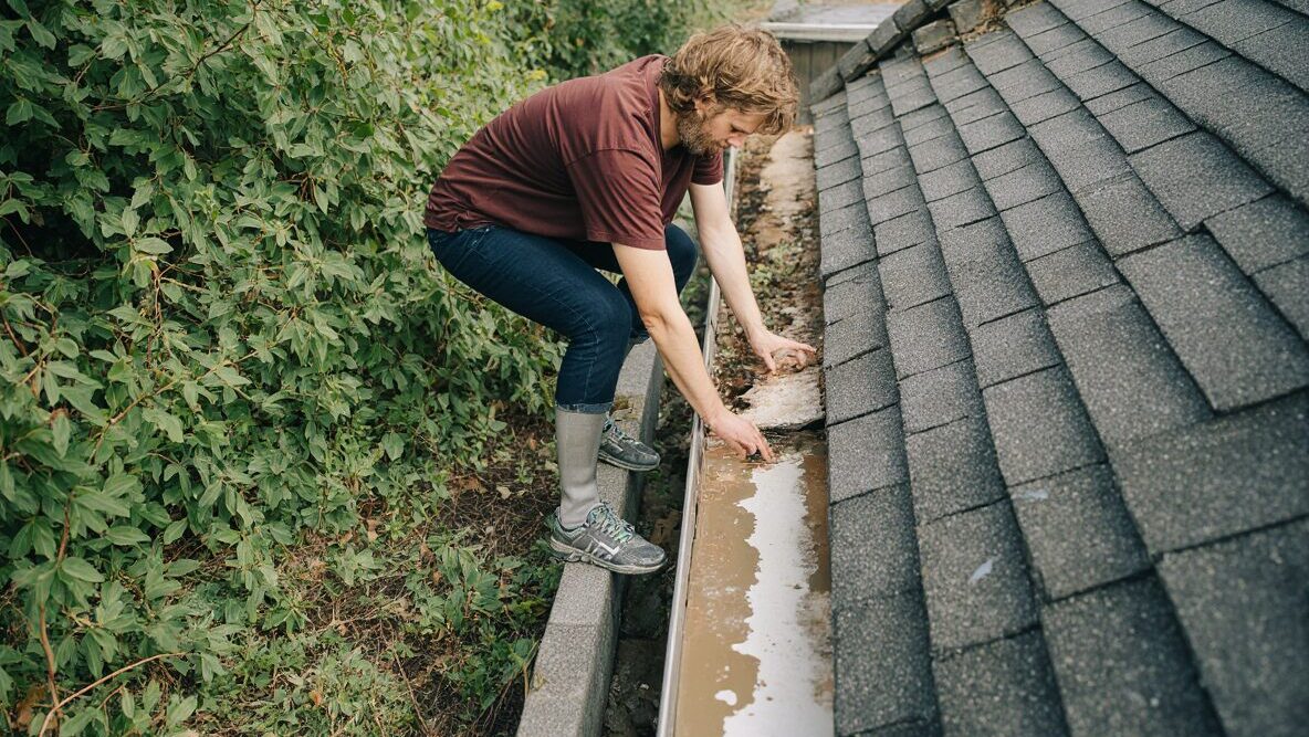 How Clogged Gutters Cause Water Damage To Your Home